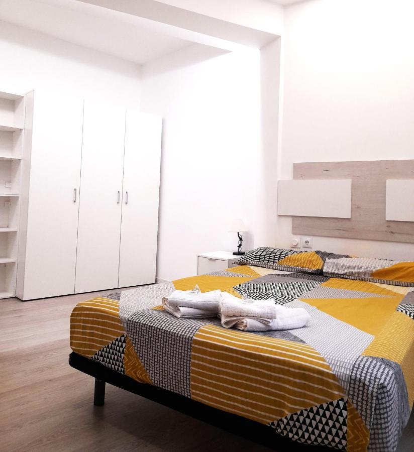 Fantastic 2 Bedrooms, Just 20 Meters From Ocean Playa de las Americas  Bagian luar foto