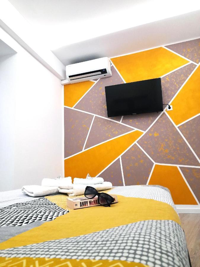 Fantastic 2 Bedrooms, Just 20 Meters From Ocean Playa de las Americas  Bagian luar foto