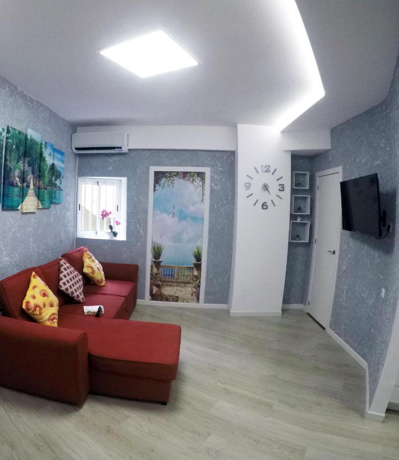 Fantastic 2 Bedrooms, Just 20 Meters From Ocean Playa de las Americas  Bagian luar foto