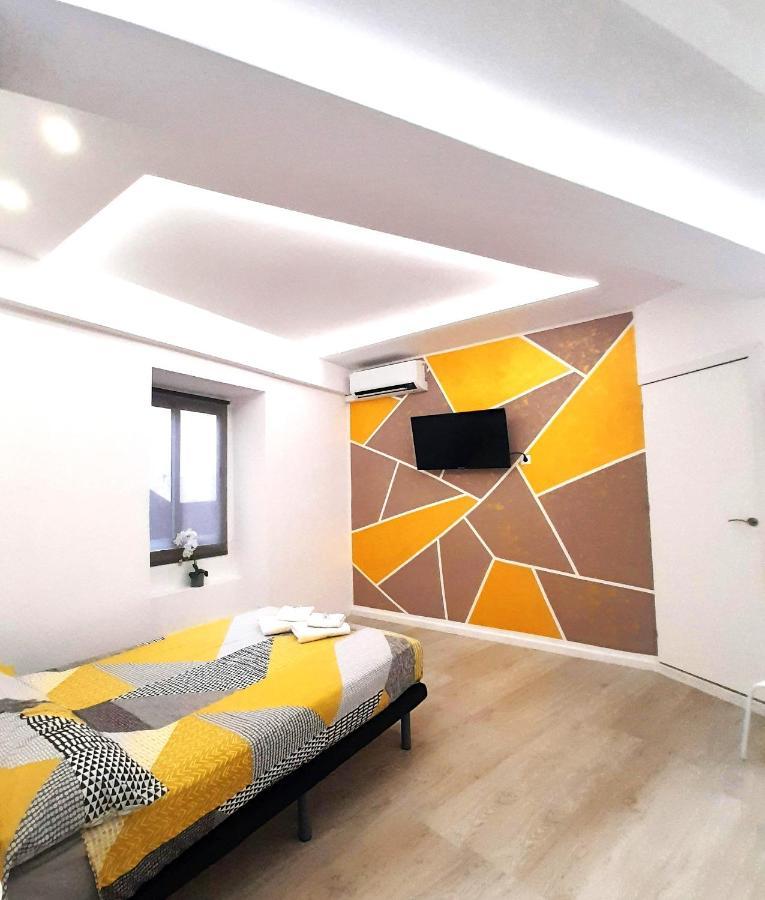 Fantastic 2 Bedrooms, Just 20 Meters From Ocean Playa de las Americas  Bagian luar foto